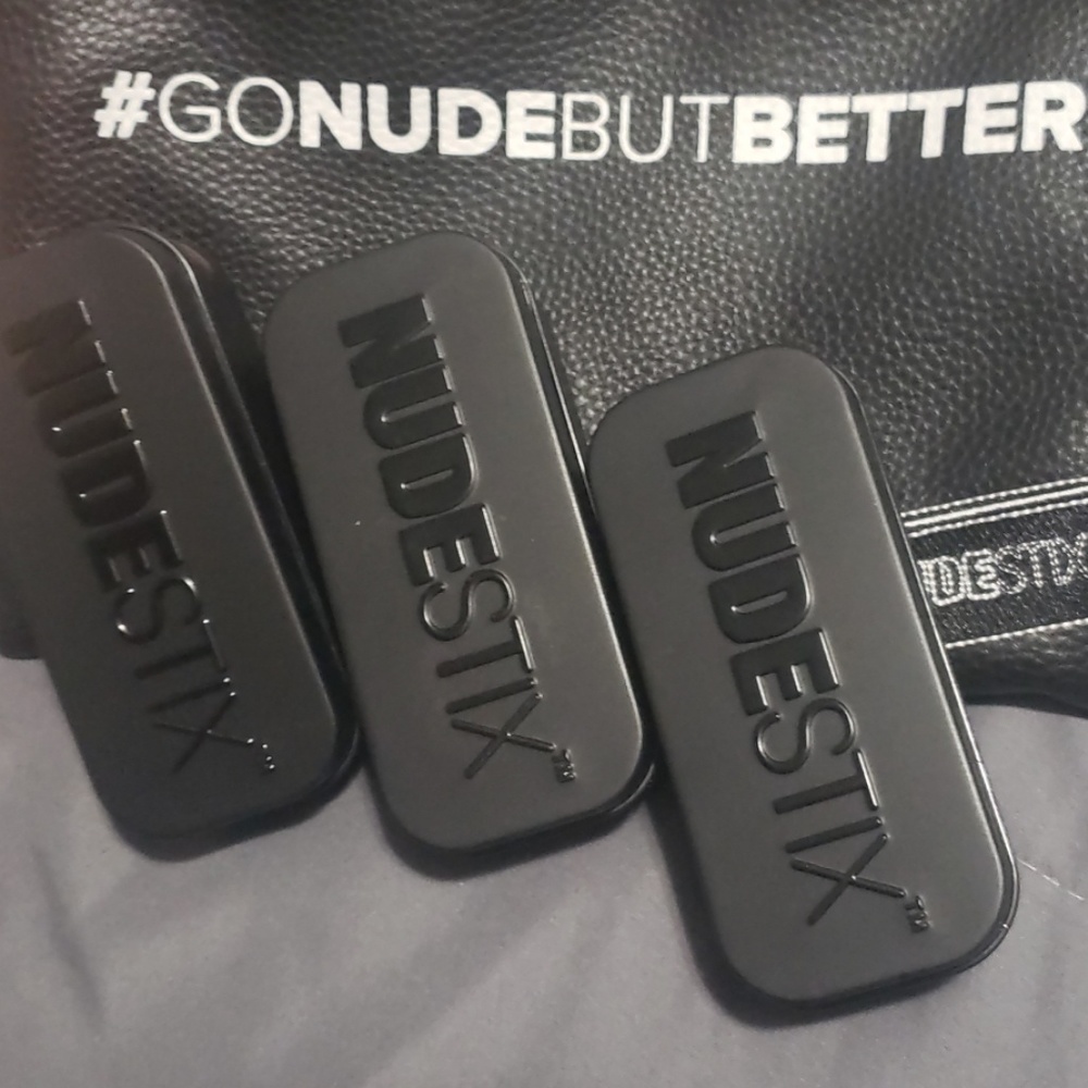 *NUDESTIX*Tinted blur sticks